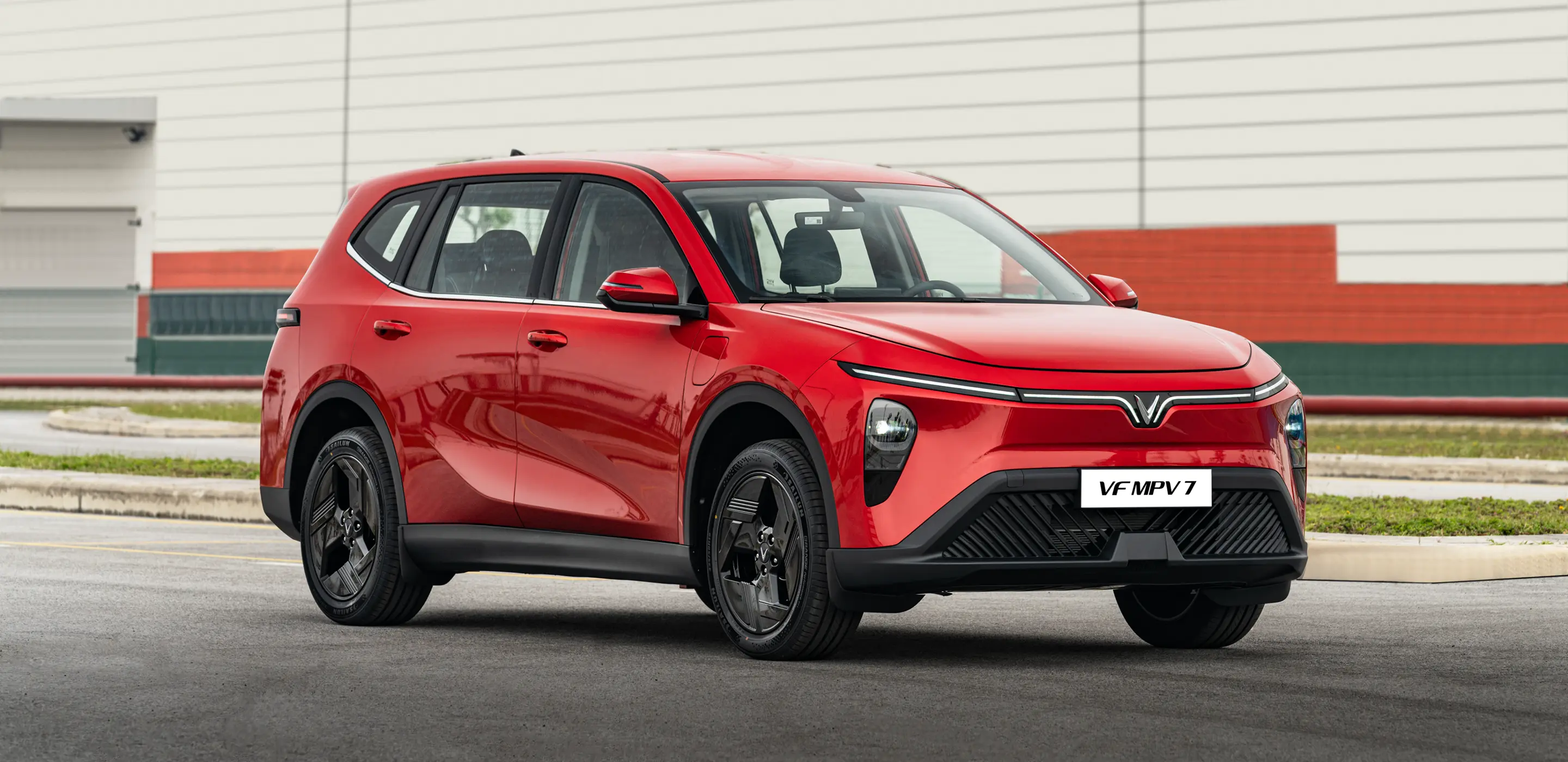 VinFast VF MPV 7: Xe Điện 7 Chỗ Rộng Rãi Cho Gia Đình & Ưu Đãi Khủng 20 Triệu Đồng